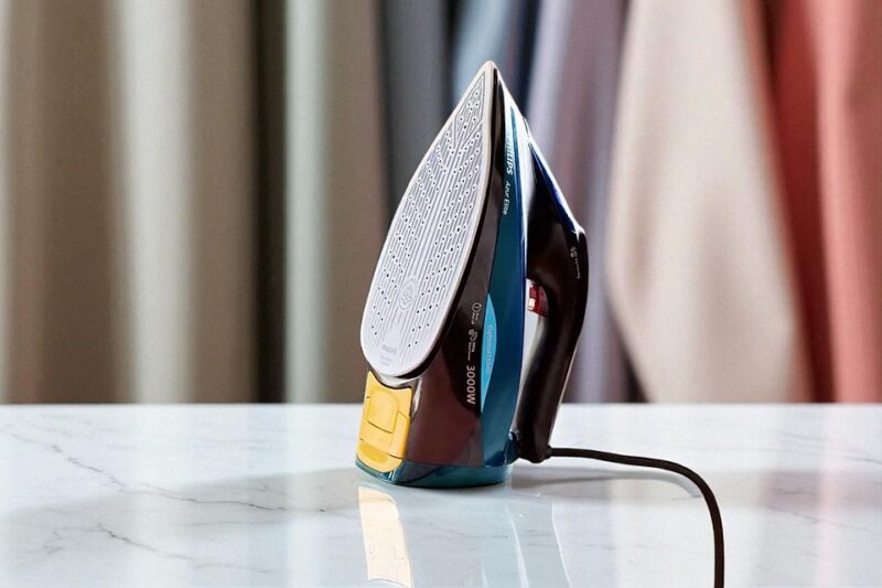 Philips Azur Elite pegla na paru